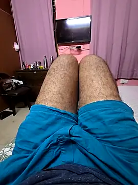 rrboycurvy online show from September 17, 2025, 3:47 pm