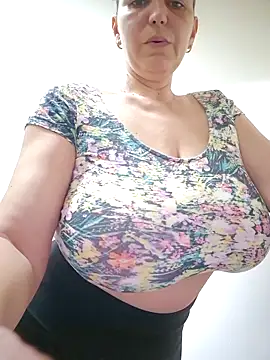 Snapshot of KamillaSpencer chatting on May 14, 2026, 12:13 pm KamillaSpencer online show from May 14, 2026, 12:13 pm