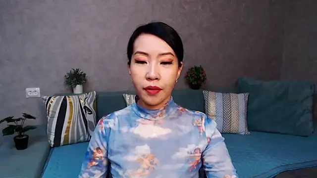 LiaPak online show from November 18, 2025, 12:59 am