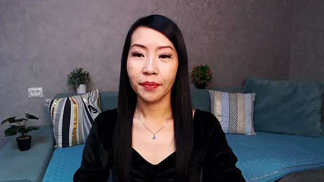 LiaPak online show from November 19, 2025, 1:05 am