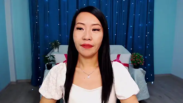 LiaPak online show from October 16, 2025, 1:03 am