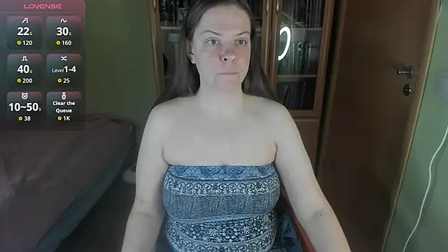 MiaLores online show from May 6, 2026, 9:35 am