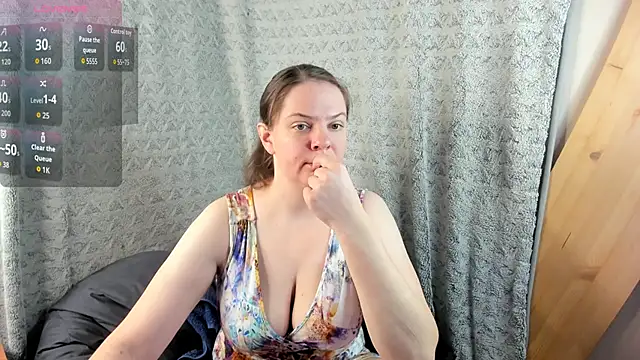 MiaLores online show from November 15, 2025, 9:13 am