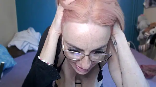Snapshot of NADINNNE chatting on July 22, 2026, 7:54 am NADINNNE online show from July 22, 2026, 7:54 am