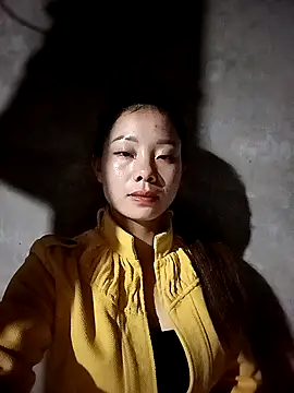 milo123-xx online show from October 8, 2025, 4:40 pm