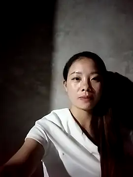 milo123-xx online show from October 13, 2025, 12:51 pm