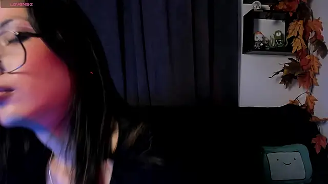 Snapshot of Seraphine_hell chatting on May 19, 2026, 5:25 am Seraphine hell online show from May 19, 2026, 5:25 am