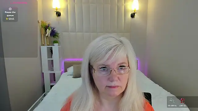 Hella Fabel online show from June 11, 2026, 1:05 am