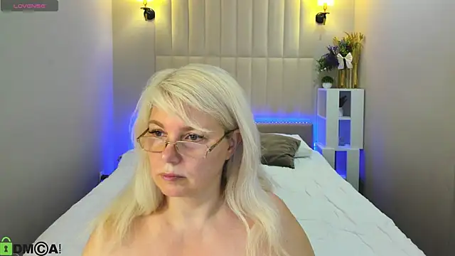 Hella Fabel online show from June 15, 2026, 1:06 am