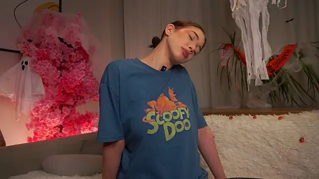 EviaRabasca online show from October 28, 2025, 11:09 am