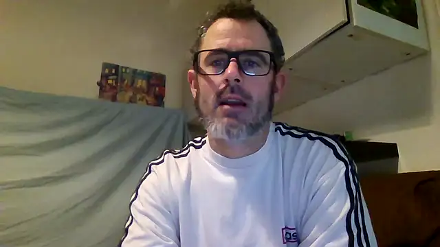 Snapshot of whatYwantMorrre chatting on December 4, 2025, 11:20 am whatYwantMorrre online show from December 4, 2025, 11:20 am