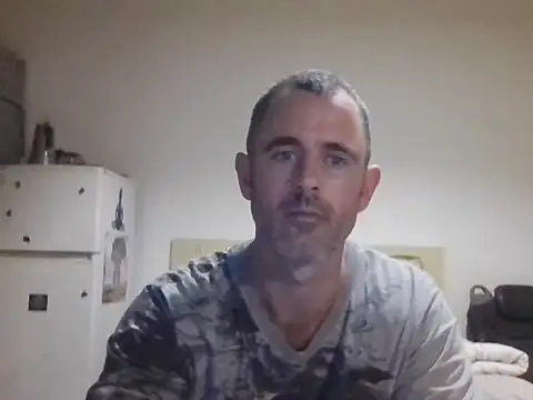 Snapshot of whatYwantMorrre chatting on October 13, 2025, 4:19 pm whatYwantMorrre online show from October 13, 2025, 4:19 pm