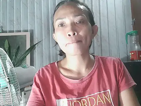 Snapshot of pinayhotii chatting on October 10, 2025, 9:32 am pinayhotii online show from October 10, 2025, 9:32 am