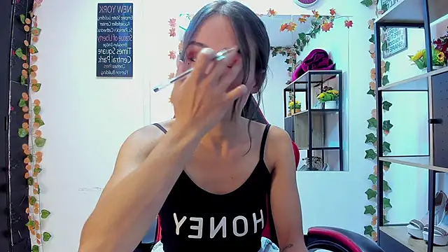 Tammy Thompson  online show from January 17, 2026, 1:37 pm