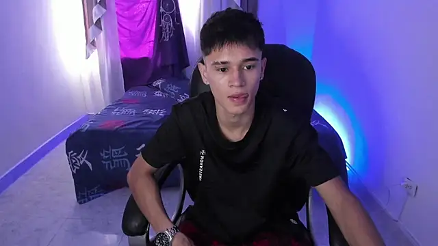 Aron Boyy online show from October 25, 2025, 8:20 pm