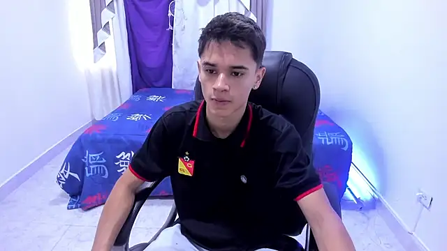 Aron Boyy online show from October 8, 2025, 7:58 pm