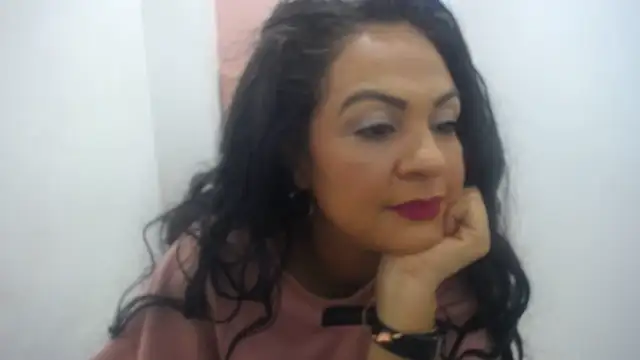 Snapshot of FunnyMatureXxX chatting on December 14, 2025, 6:24 pm FunnyMatureXxX online show from December 14, 2025, 6:24 pm