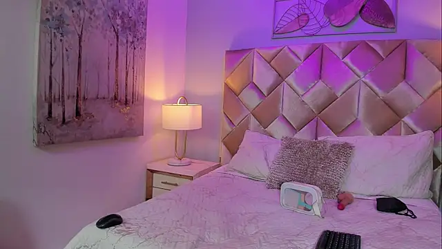 Snapshot of DulceEstrella_ chatting on July 2, 2026, 12:00 pm DulceEstrella online show from July 2, 2026, 12:00 pm
