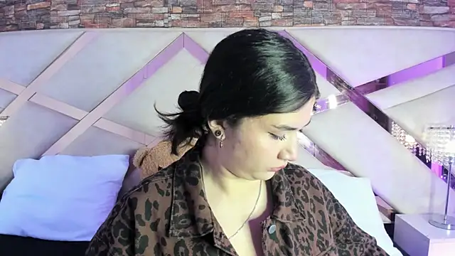 Snapshot of Valery_Brand chatting on October 15, 2025, 12:24 pm Valery Brand online show from October 15, 2025, 12:24 pm