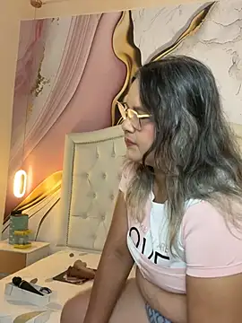 Snapshot of Lucy_Milf_474 chatting on July 17, 2026, 12:13 pm Lucy Milf 474 online show from July 17, 2026, 12:13 pm