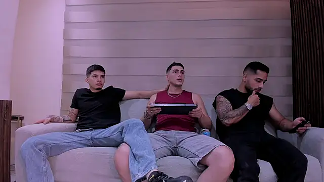 Snapshot of mike_friends chatting on November 27, 2025, 12:55 am mike friends online show from November 27, 2025, 12:55 am