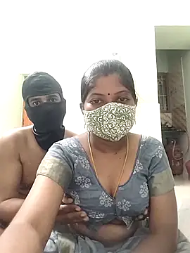 crazcy-couples online show from September 18, 2025, 4:21 pm
