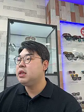 Snapshot of gayfucuxuc chatting on December 3, 2025, 2:45 am gayfucuxuc online show from December 3, 2025, 2:45 am