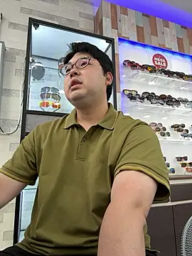 Snapshot of gayfucuxuc chatting on September 25, 2025, 1:44 am gayfucuxuc online show from September 25, 2025, 1:44 am