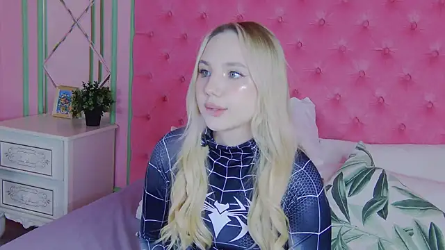 Snapshot of Sky_Cutie chatting on March 15, 2026, 5:14 am Sky Cutie online show from March 15, 2026, 5:14 am