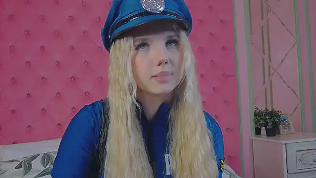 Snapshot of Sky_Cutie chatting on October 14, 2025, 4:57 am Sky Cutie online show from October 14, 2025, 4:57 am