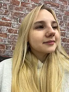 Snapshot of Sky_Cutie chatting on November 14, 2025, 3:10 am Sky Cutie online show from November 14, 2025, 3:10 am