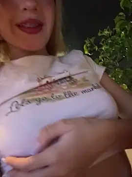 Snapshot of SweetBunnyGF chatting on October 30, 2025, 11:23 pm SweetBunnyGF online show from October 30, 2025, 11:23 pm