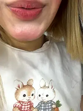 Snapshot of SweetBunnyGF chatting on January 13, 2026, 10:35 pm SweetBunnyGF online show from January 13, 2026, 10:35 pm