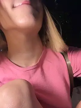 Snapshot of SweetBunnyGF chatting on November 30, 2025, 12:44 am SweetBunnyGF online show from November 30, 2025, 12:44 am