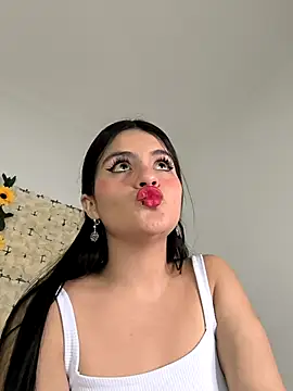 -Loren4- online show from September 17, 2025, 10:56 pm