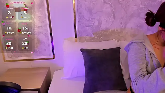 Snapshot of doll_eyees_ chatting on November 28, 2025, 2:34 am doll eyees online show from November 28, 2025, 2:34 am