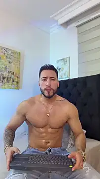 Thiago Hill online show from May 17, 2026, 6:30 pm