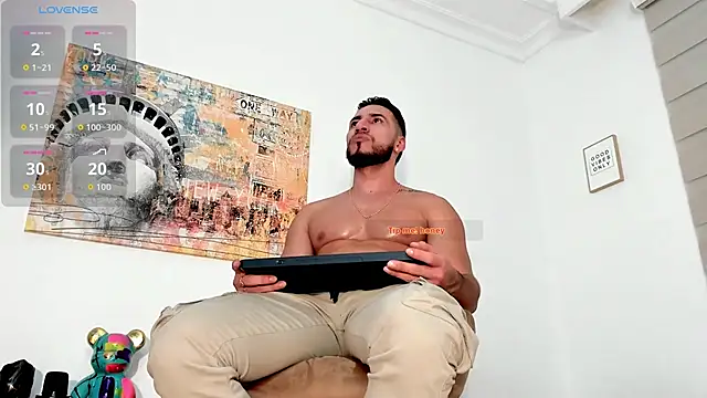 Snapshot of Thiago_Hill chatting on October 20, 2025, 11:27 pm Thiago Hill online show from October 20, 2025, 11:27 pm