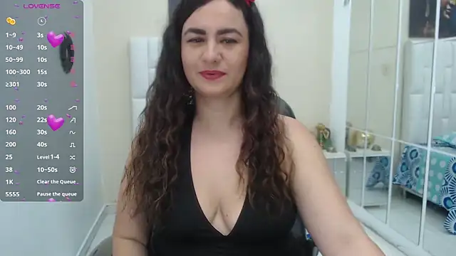 Snapshot of venus_cortez chatting on October 8, 2025, 6:30 pm venus cortez online show from October 8, 2025, 6:30 pm