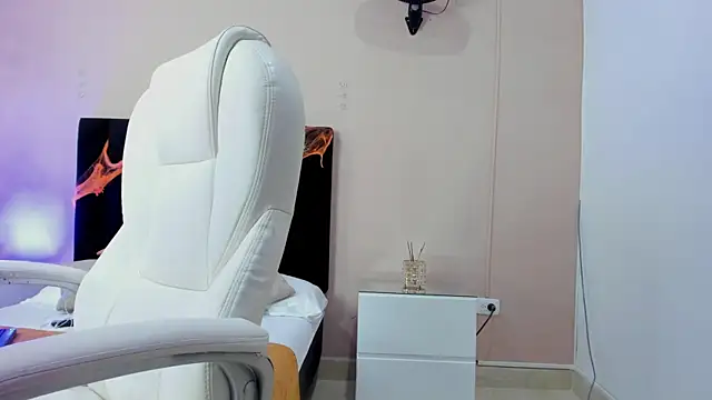 Nascary Fox online show from October 10, 2025, 7:47 pm