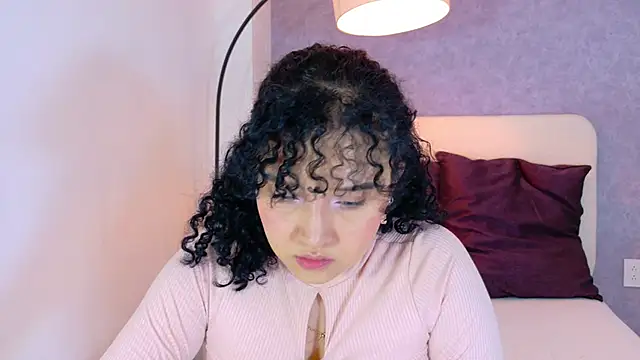 Snapshot of Tracielowe_w chatting on November 16, 2025, 3:33 am Tracielowe w online show from November 16, 2025, 3:33 am