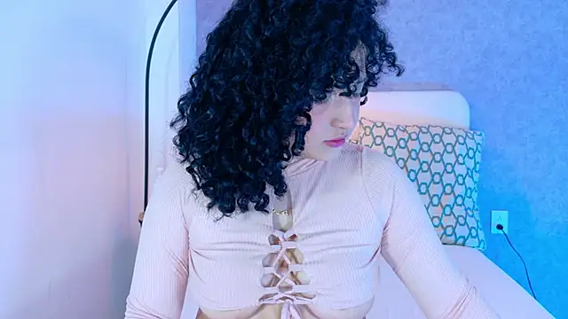 Snapshot of Tracielowe_w chatting on November 6, 2025, 3:32 am Tracielowe w online show from November 6, 2025, 3:32 am