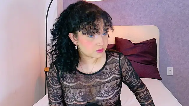 Snapshot of Tracielowe_w chatting on November 20, 2025, 3:40 am Tracielowe w online show from November 20, 2025, 3:40 am