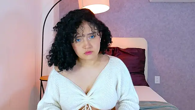 Snapshot of Tracielowe_w chatting on November 27, 2025, 3:29 am Tracielowe w online show from November 27, 2025, 3:29 am