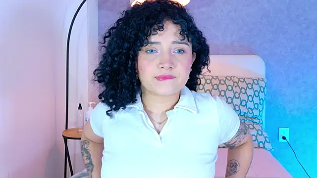 Snapshot of Tracielowe_w chatting on October 26, 2025, 3:29 am Tracielowe w online show from October 26, 2025, 3:29 am