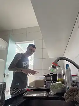 Snapshot of Leonsouzaof chatting on December 3, 2025, 5:12 pm Leonsouzaof online show from December 3, 2025, 5:12 pm