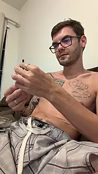 Snapshot of Leonsouzaof chatting on February 18, 2026, 1:03 am Leonsouzaof online show from February 18, 2026, 1:03 am