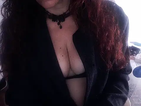 Snapshot of fenix_colette chatting on October 7, 2025, 7:37 pm fenix colette online show from October 7, 2025, 7:37 pm