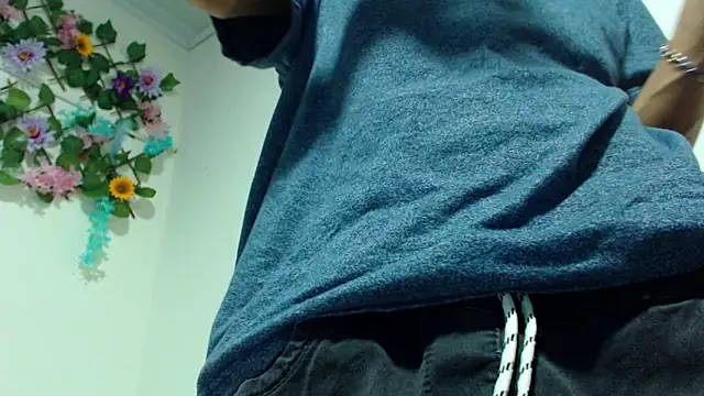 camiYwY online show from February 2, 2026, 5:28 am