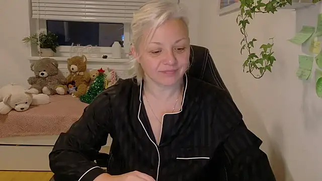 Linsy Kim online show from January 19, 2026, 6:06 am